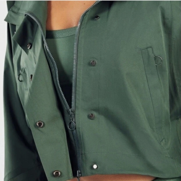 FABLETICS Cropped Hooded Jacket – Green | Lightweight Performance Layer. Small - Picture 6 of 16